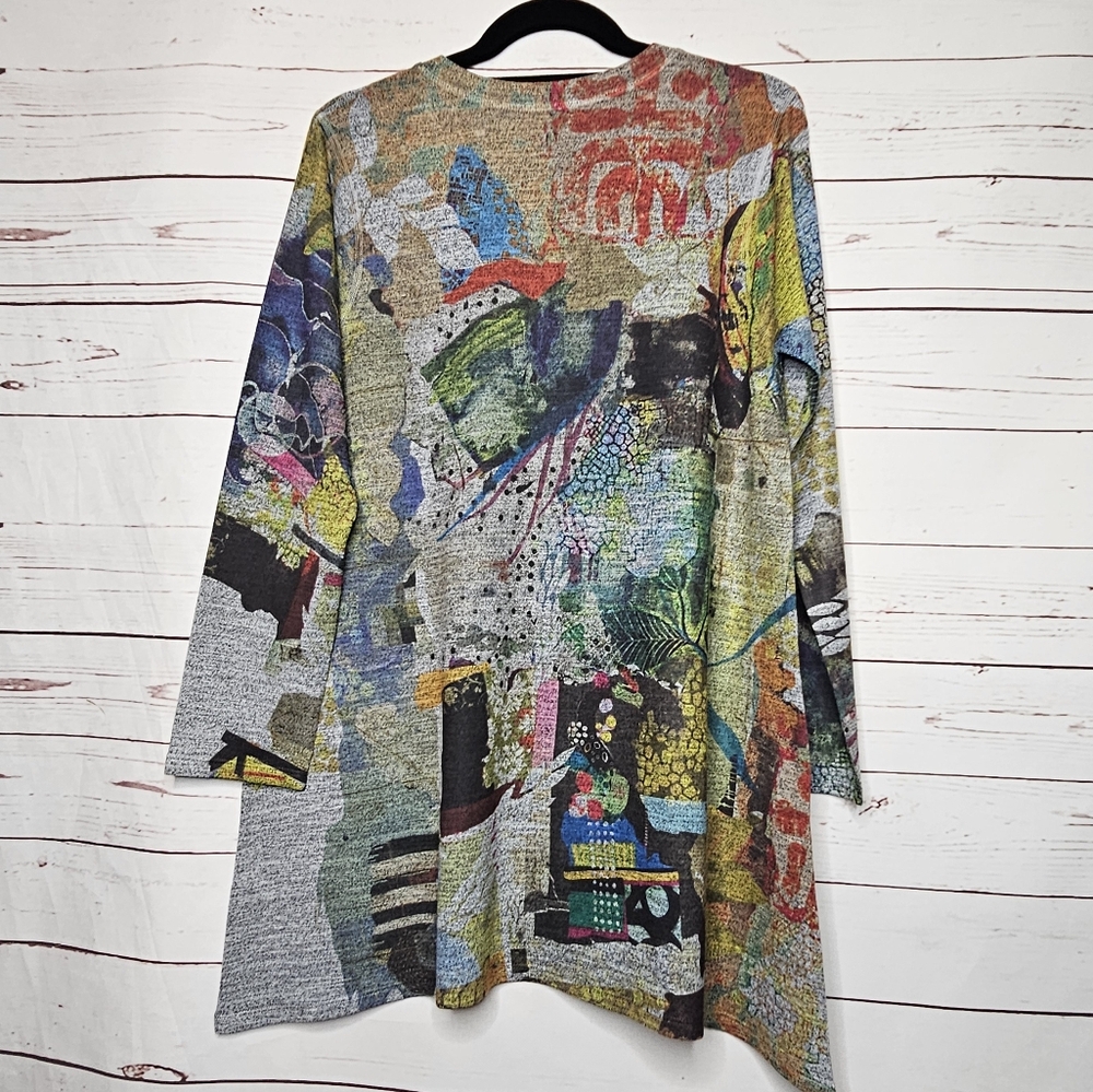 Inoah Wearable Art Long Sleeve V-Neck Bold Tunic - Picture 3 of 14
